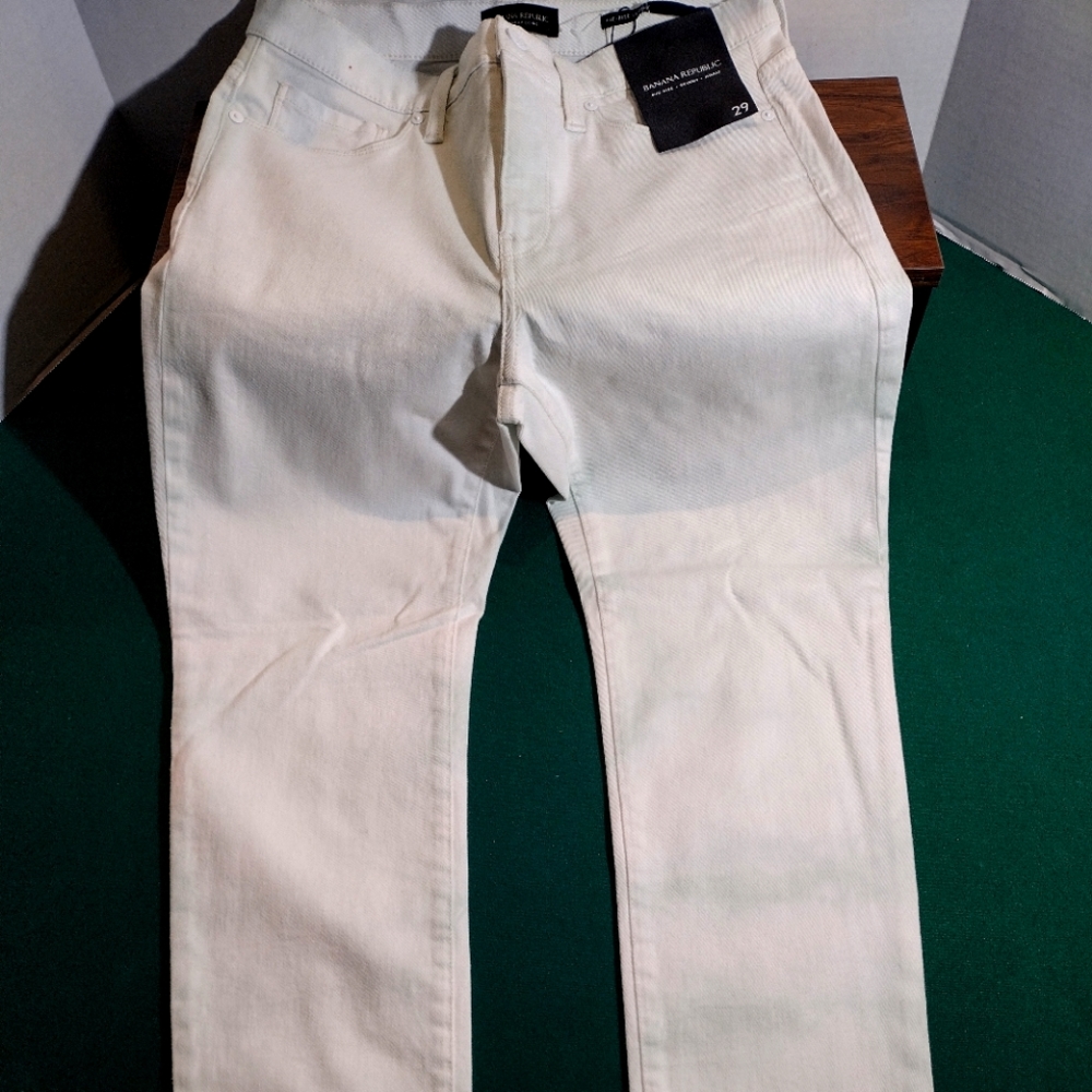 Banana Republic Mid Rise Skinny Ankle cut jeans. White with light green tie die